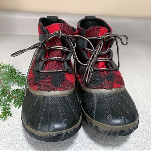 Sorel Out n About Buffalo Plaid Boots, 7. - Picture 2 of 6